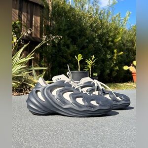 Adidas Men's Adifom Q Sneaker
- Size 10